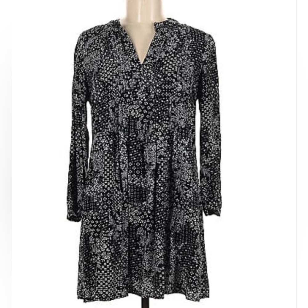 Old Navy Long Sleeve Floral Black & White Dress Size Small